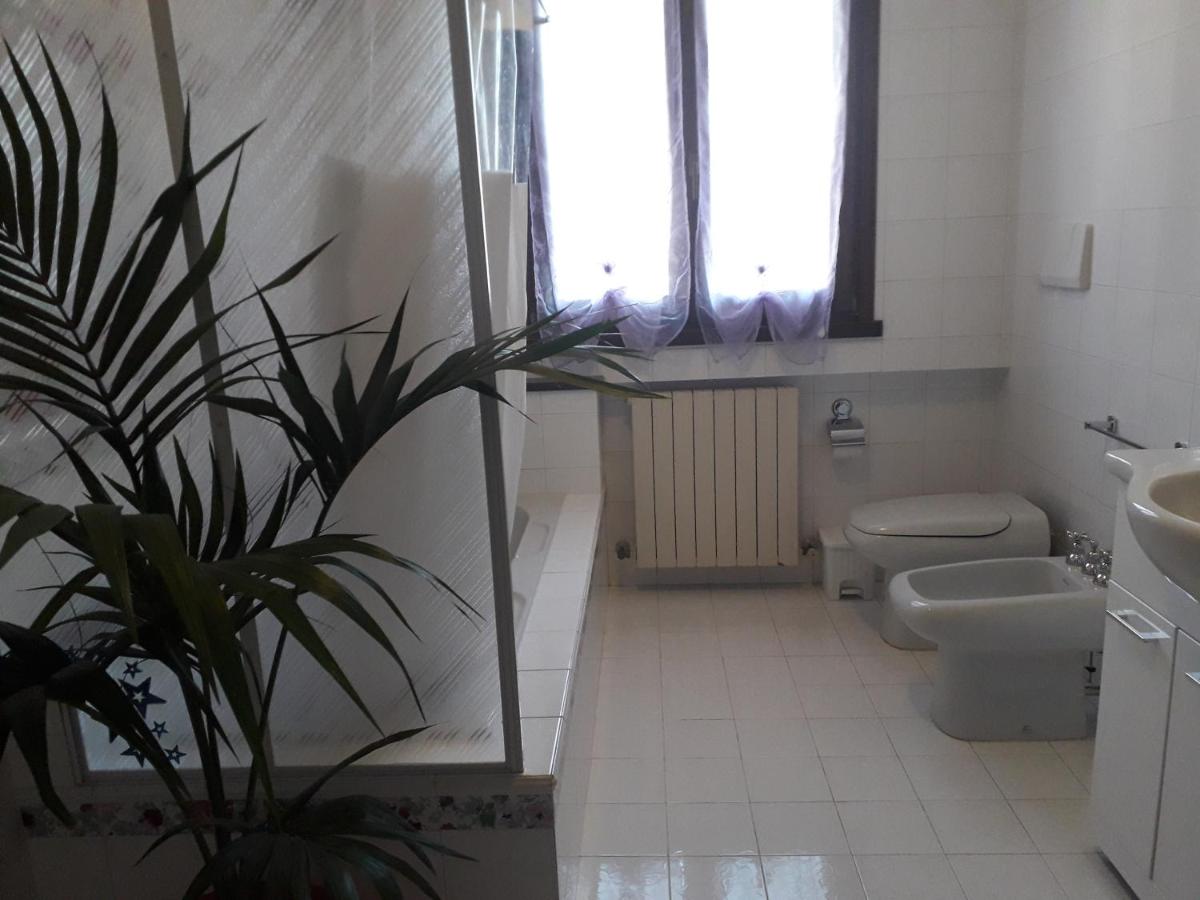 Habitación Triple con vistas al jardín