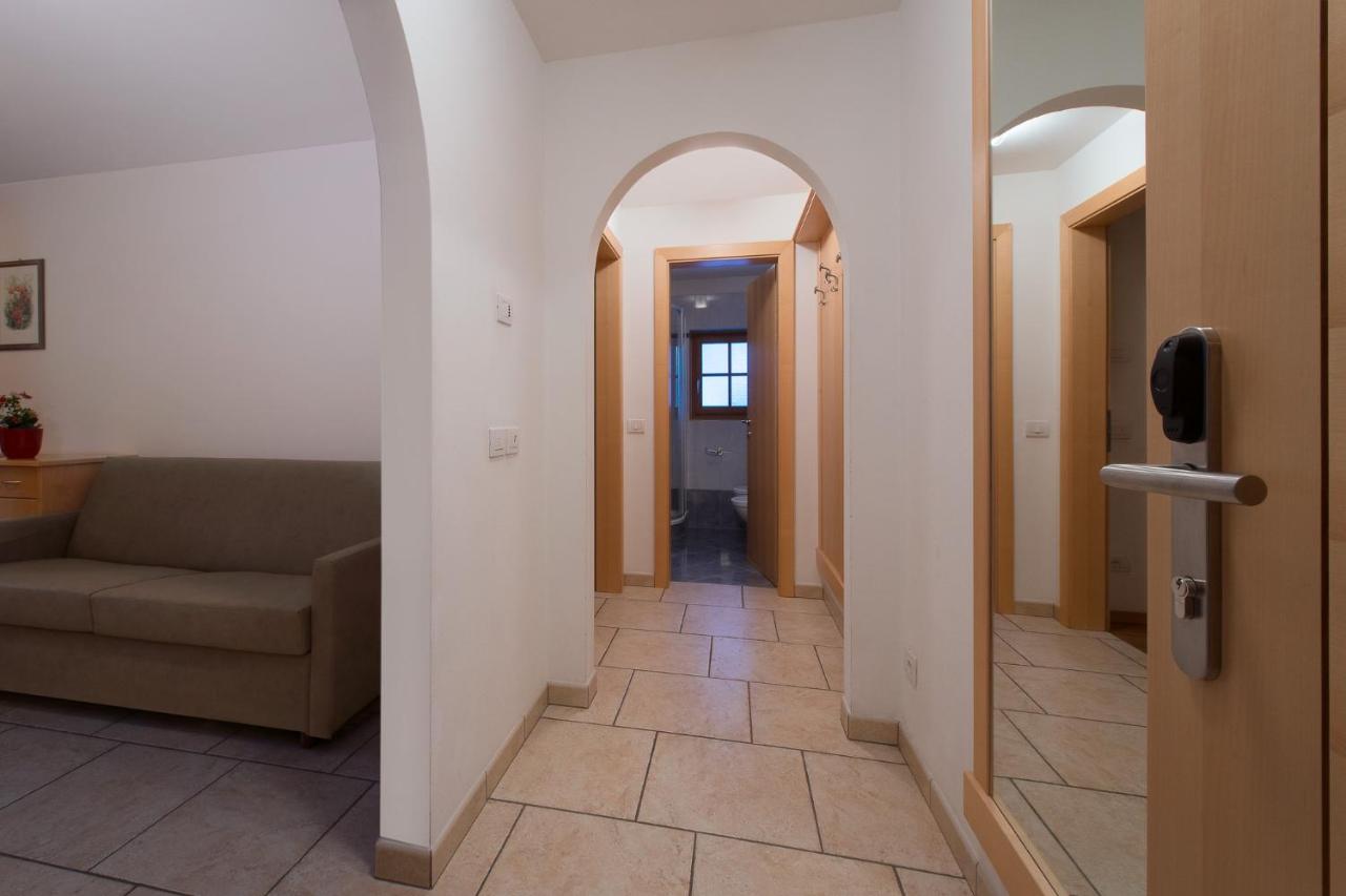 One-Bedroom Apartment with Mountain View (2 Adults)