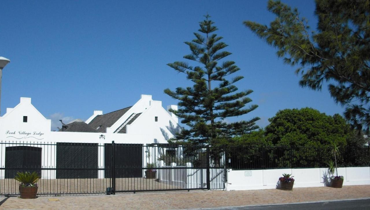 Peak Village Lodge - B&B