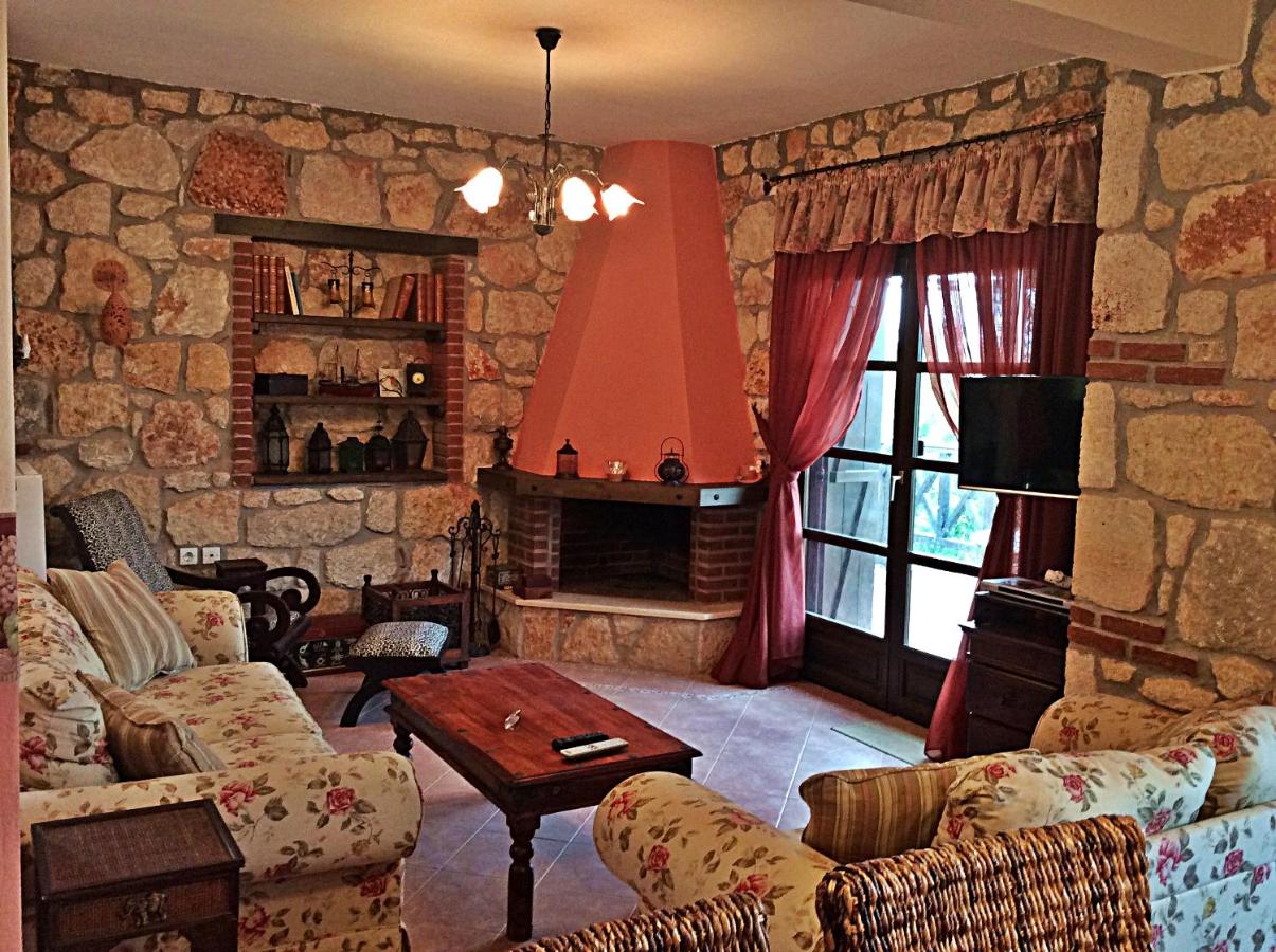 B&B Vourvourou - Stone Villa Rokosini - Bed and Breakfast Vourvourou