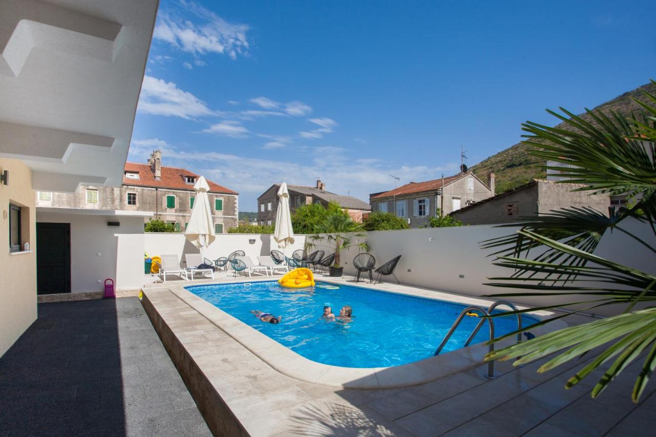 Stone Villa Lemon with pool in Vis - B&B