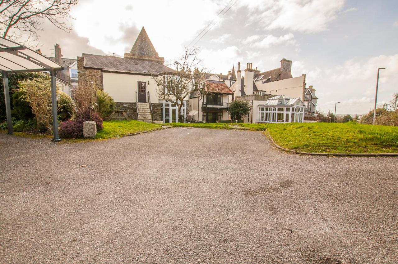 Elm Lodge - B&B