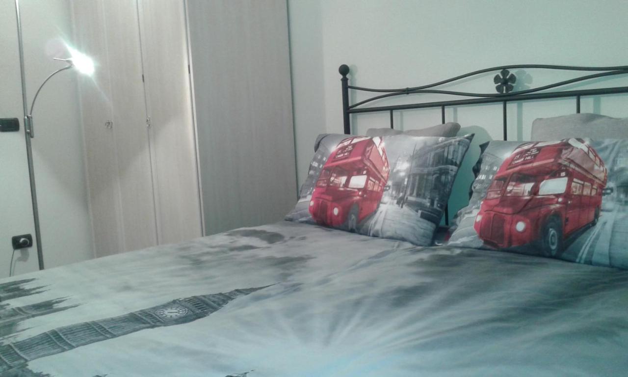 Deluxe Room (2 Adults + 1 Child)