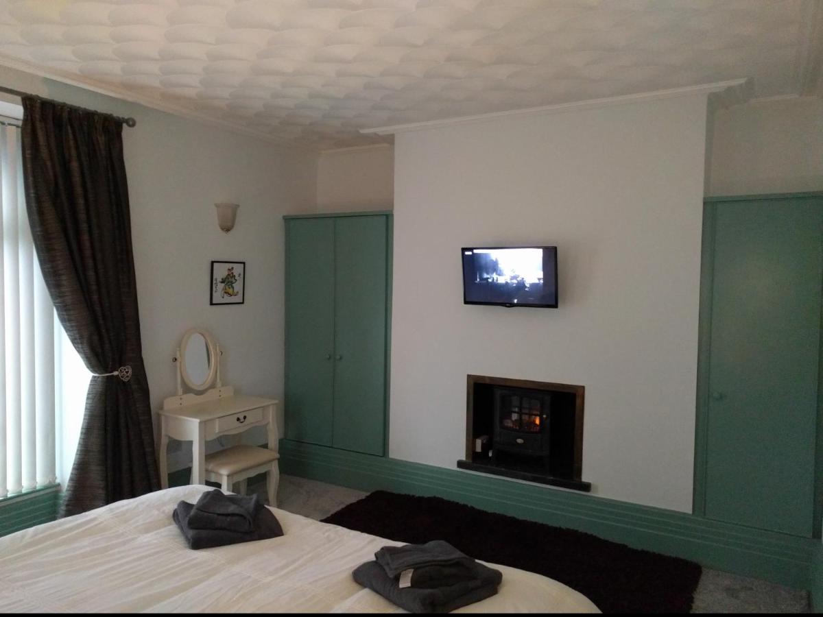 Double Room with Private External Bathroom