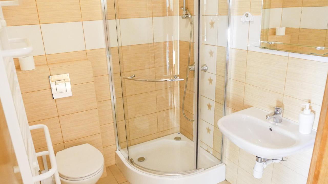 Vierpersoonskamer met Eigen Badkamer