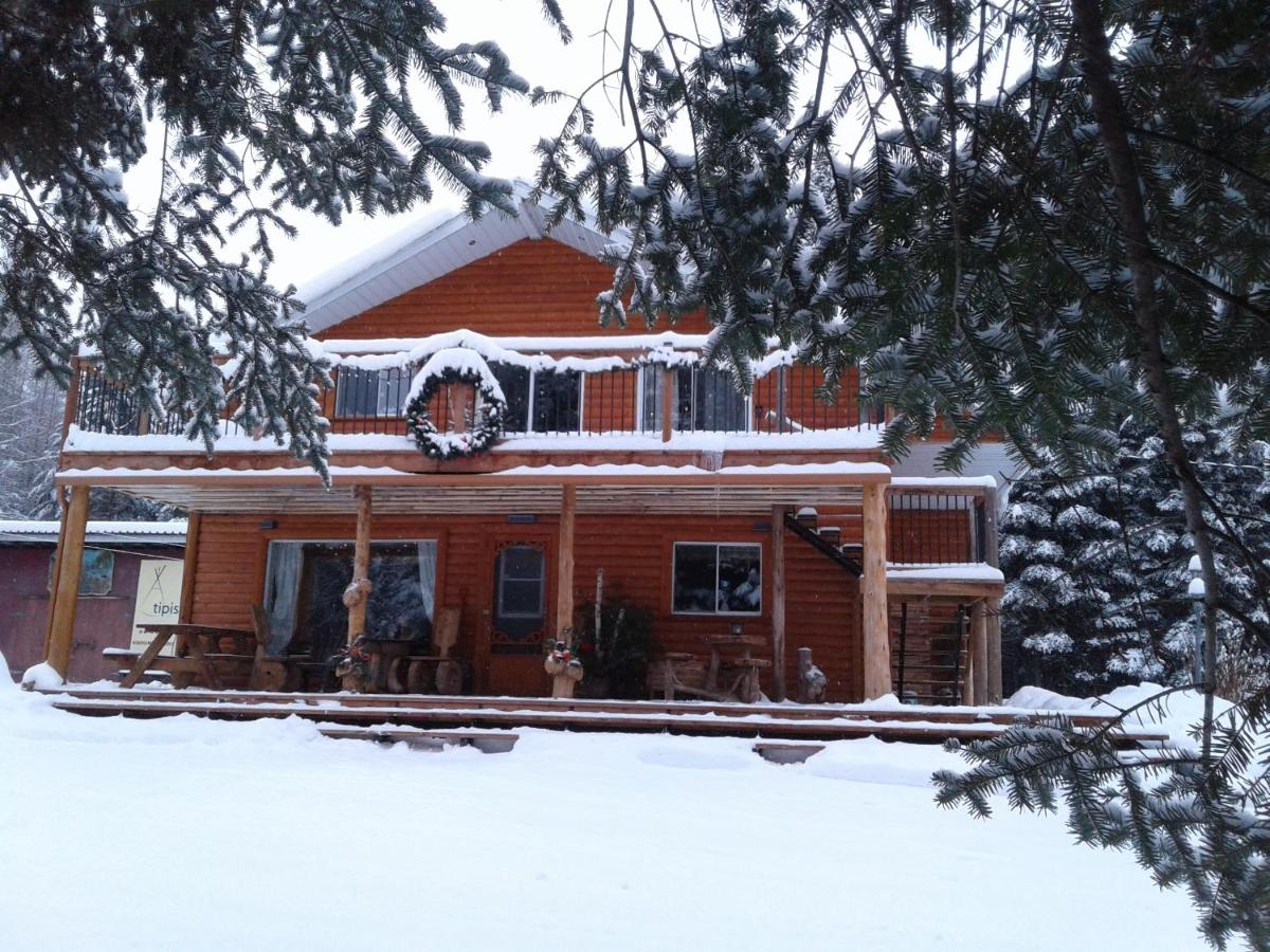 Aux Tipis de la Rivière Sauvage - B&B