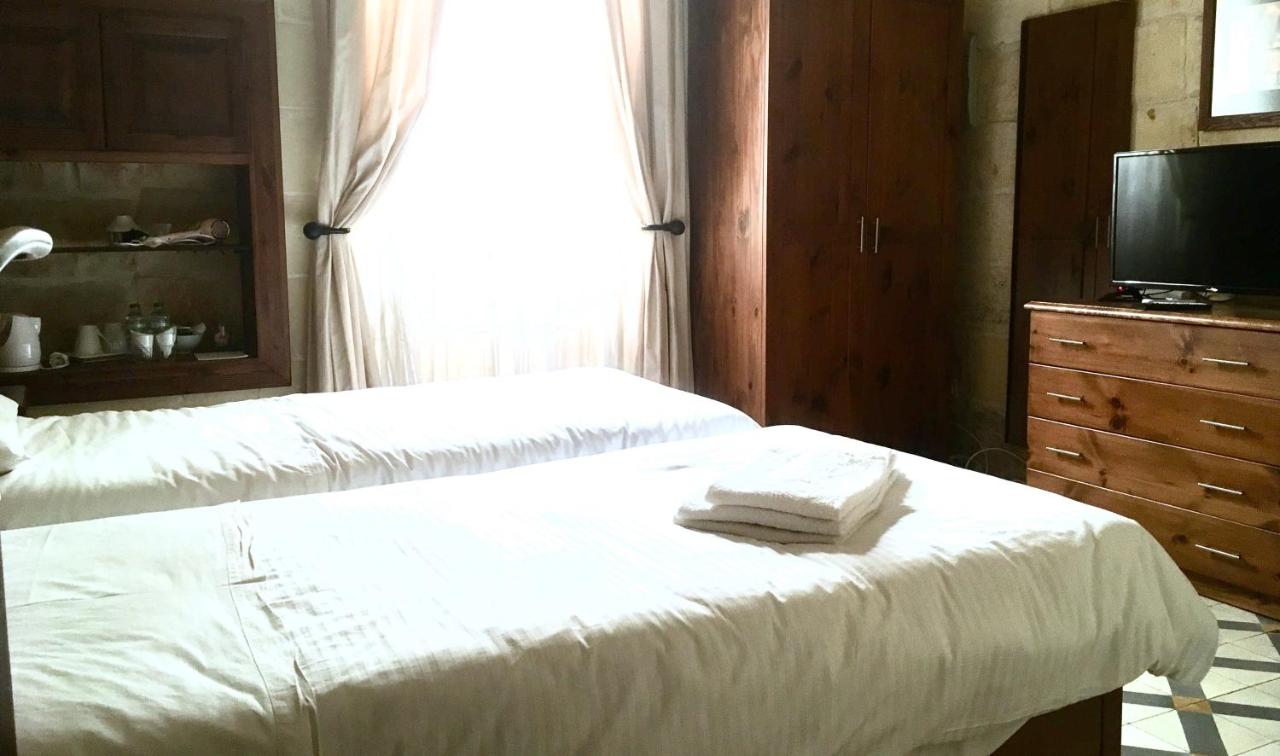 Chambre Double ou Lits Jumeaux avec Lit d'Appoint