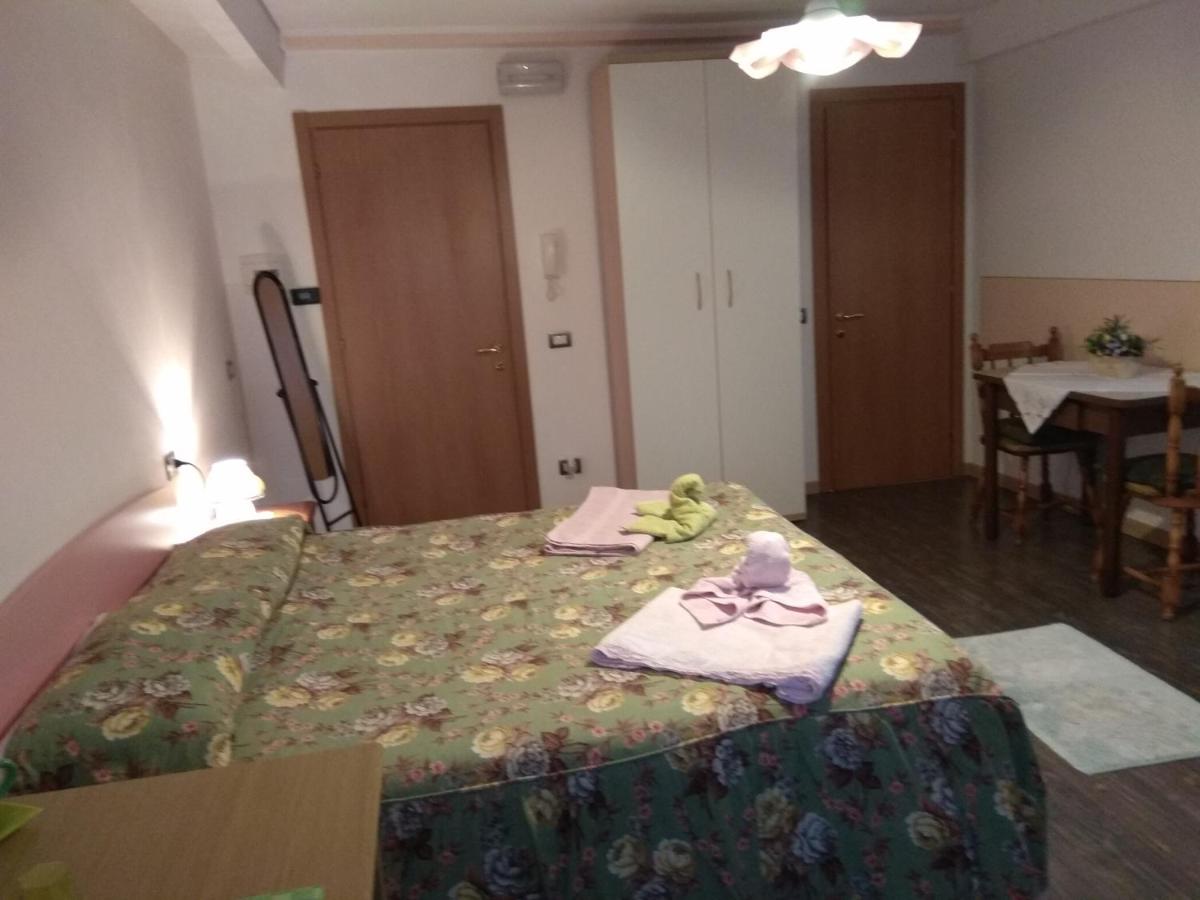 Camera Familiare con Bagno Privato