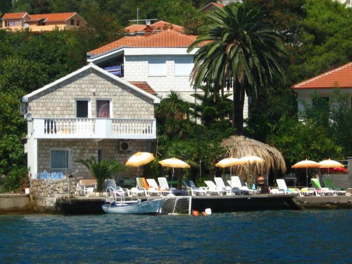 B&B Herceg Novi - Apartments Roza - Bed and Breakfast Herceg Novi