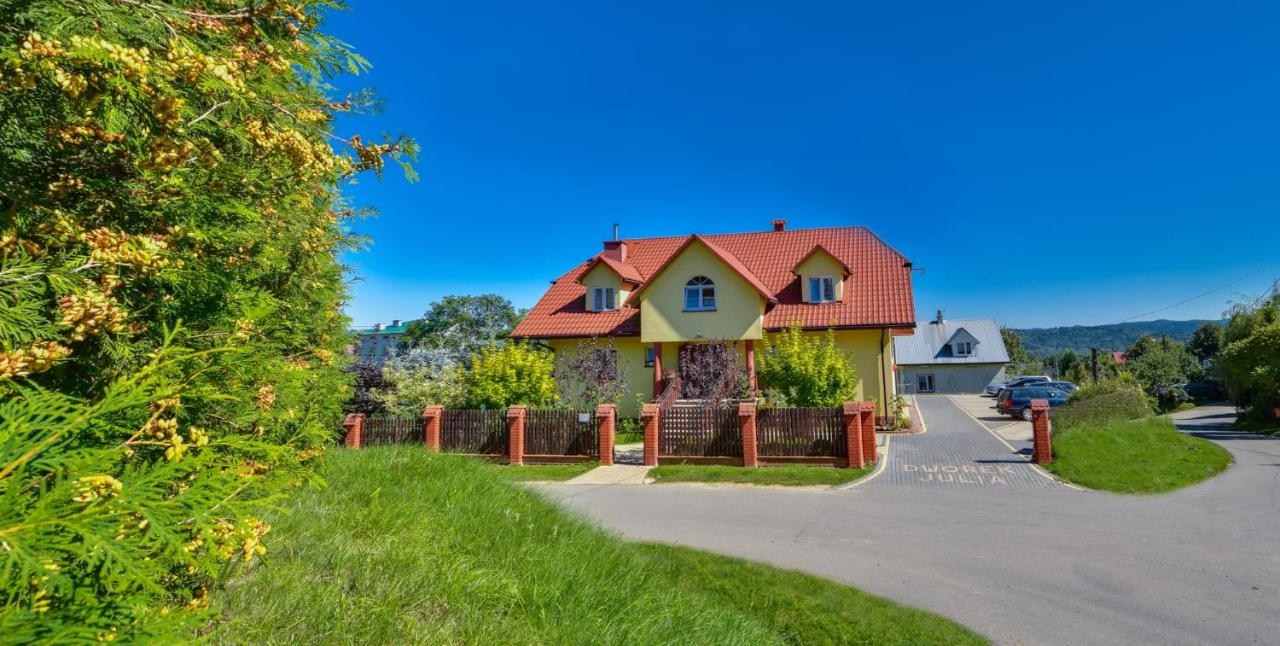 Dworek Julia - Klimatyzowane Komfortowe Pokoje nad Soliną - Bieszczady - B&B