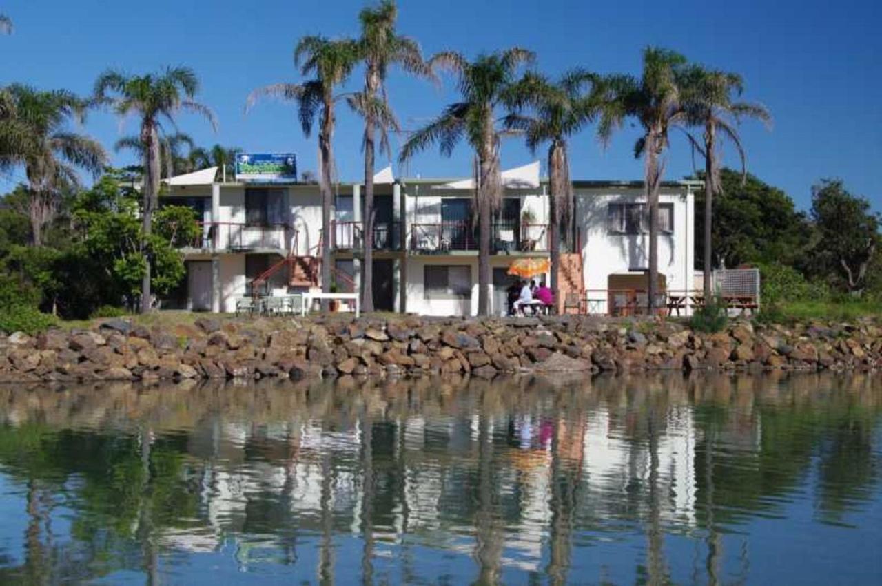 Beachfront 4, 25 Willow Street - B&B