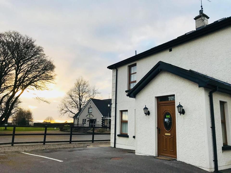 B&B Fivemiletown - Clogher Valley Golf Club - Bed and Breakfast Fivemiletown