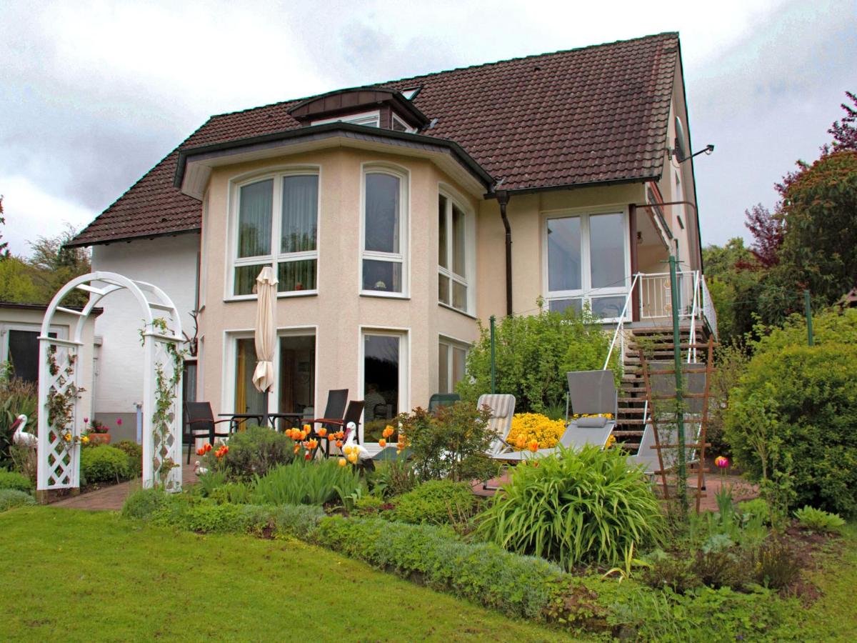 B&B Horn-Bad Meinberg - Attractive apartment in Bellenberg with garden - Bed and Breakfast Horn-Bad Meinberg
