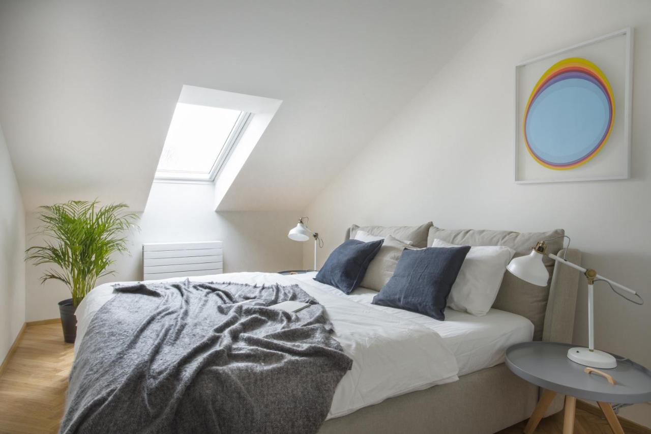 Appartamento Mansardato con 1 Camera da Letto