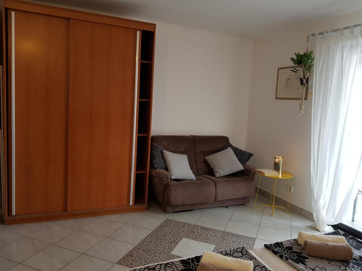 Comfort One-Bedroom Apartment with Terrace