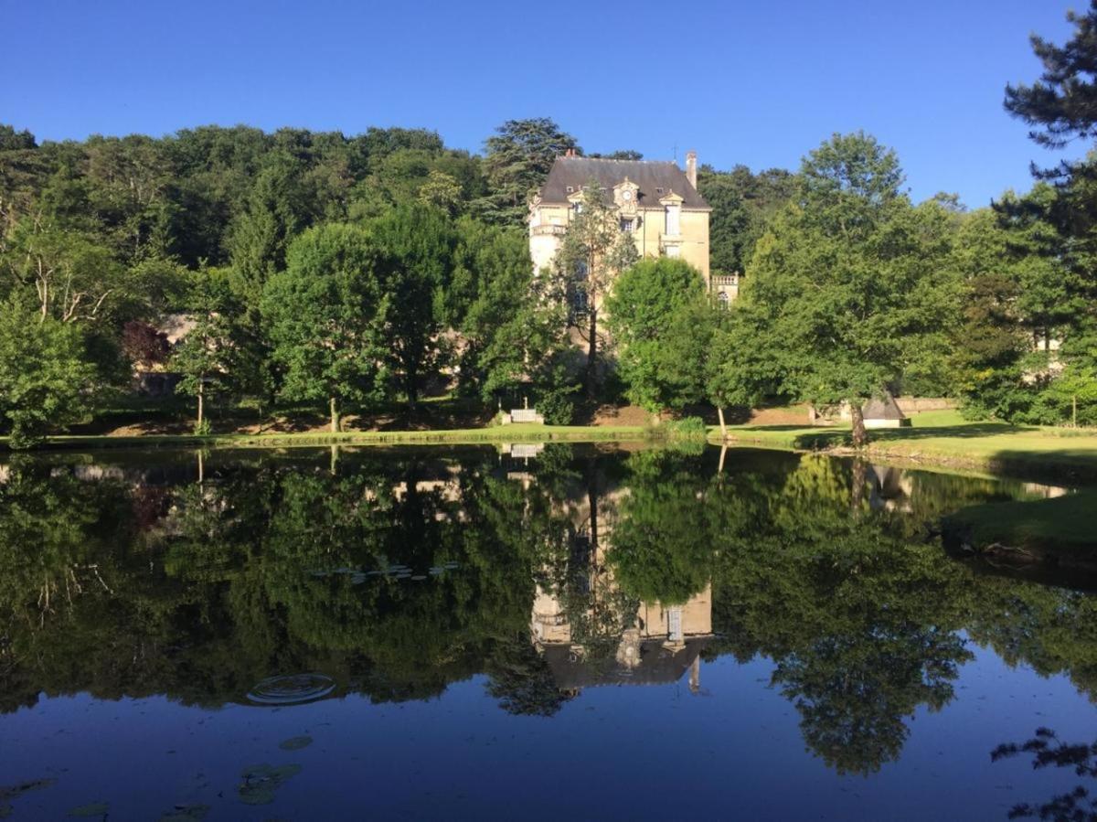 B&B Saint-Paterne-Racan - Gite La Suite Ducale Chateau La Roche Racan - Bed and Breakfast Saint-Paterne-Racan