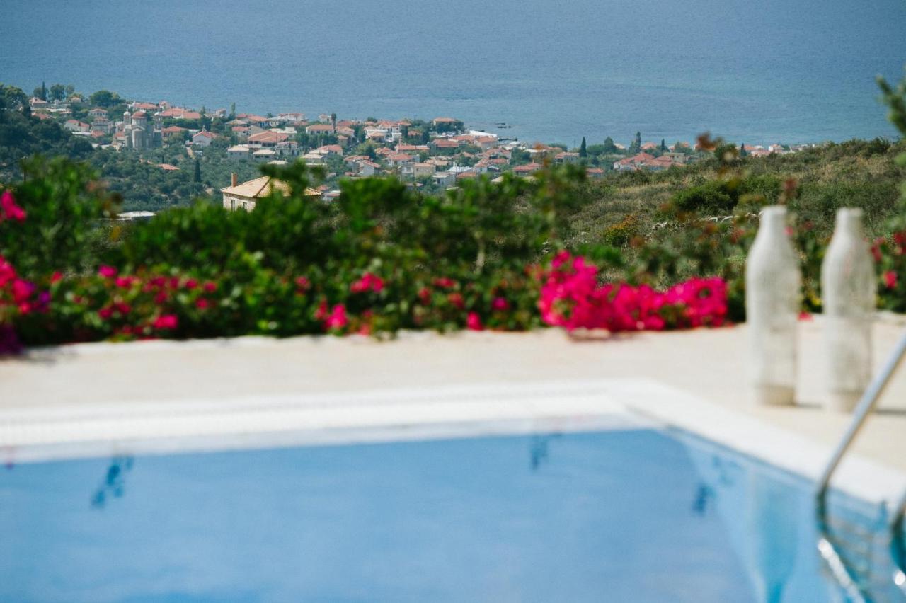 Lena's Villa - Chambres d'hôtes Stoúpa