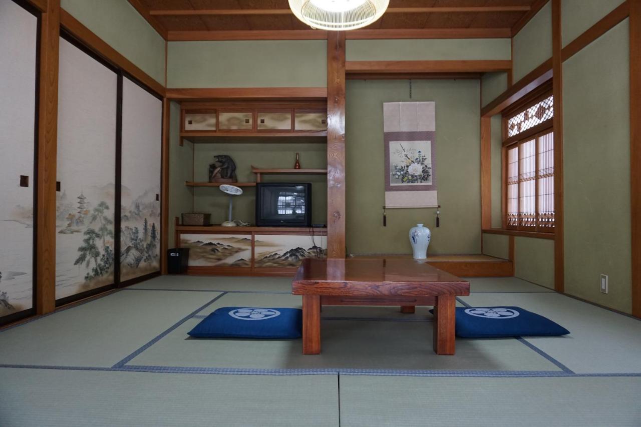 Japanese-Style Twin Room with Shared Bathroom
