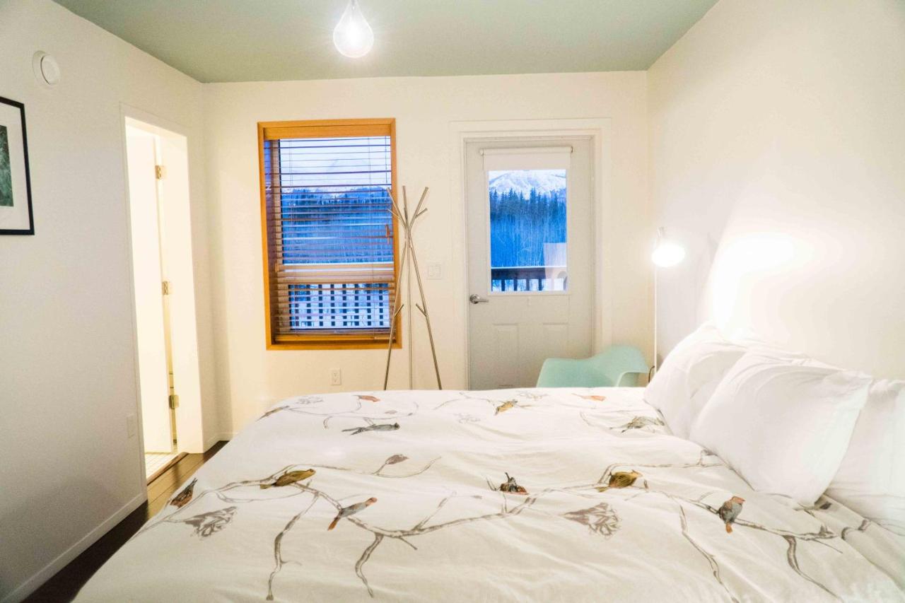 King Room with Mountain View