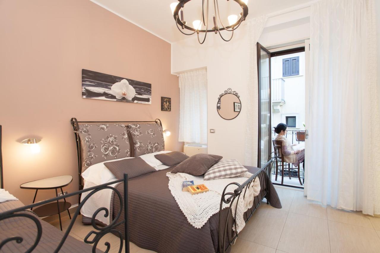 B&B Caltagirone - B&B Trio D'Archi - La Pilozza Infiorata - Bed and Breakfast Caltagirone