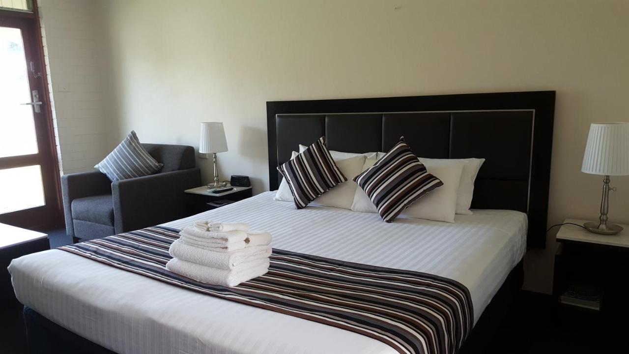 Chambre Lit King-Size - Vue sur Lac