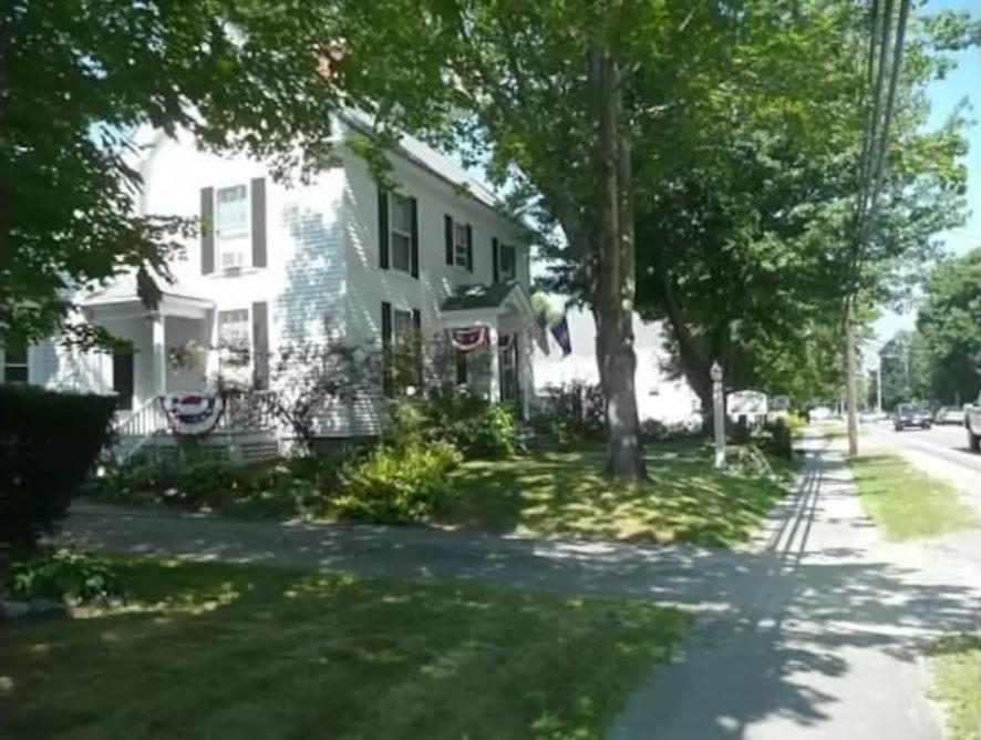 Topsides Bed & Breakfast - B&B Wolfeboro