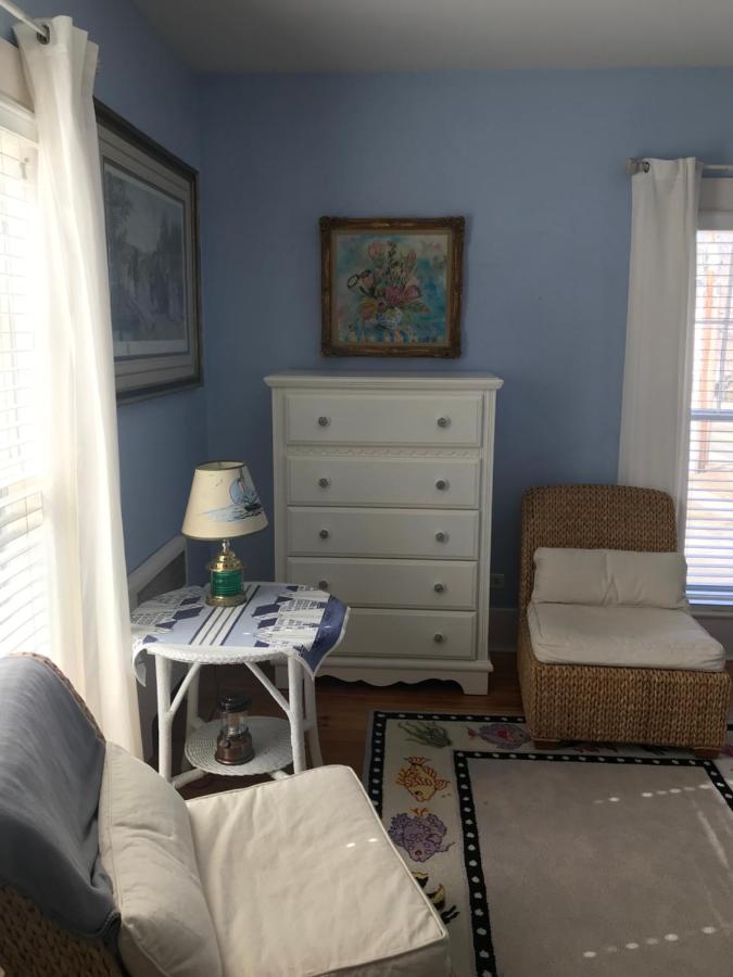 Habitación con cama grande