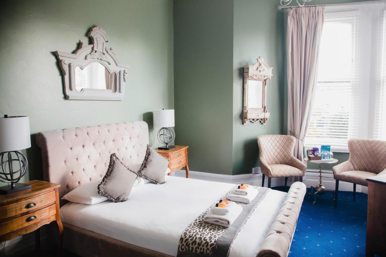 Double Room with Shower