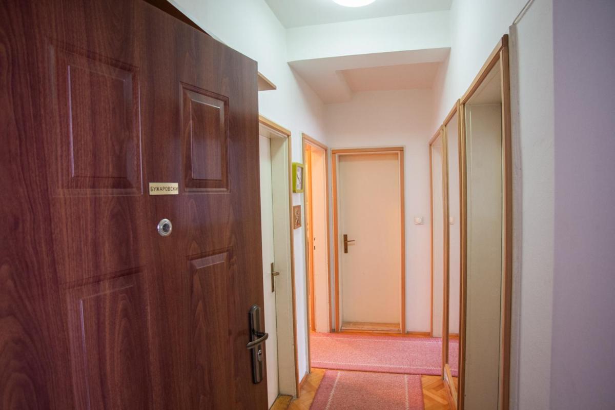 Apartment Buzarovski - Ferienwohnung
