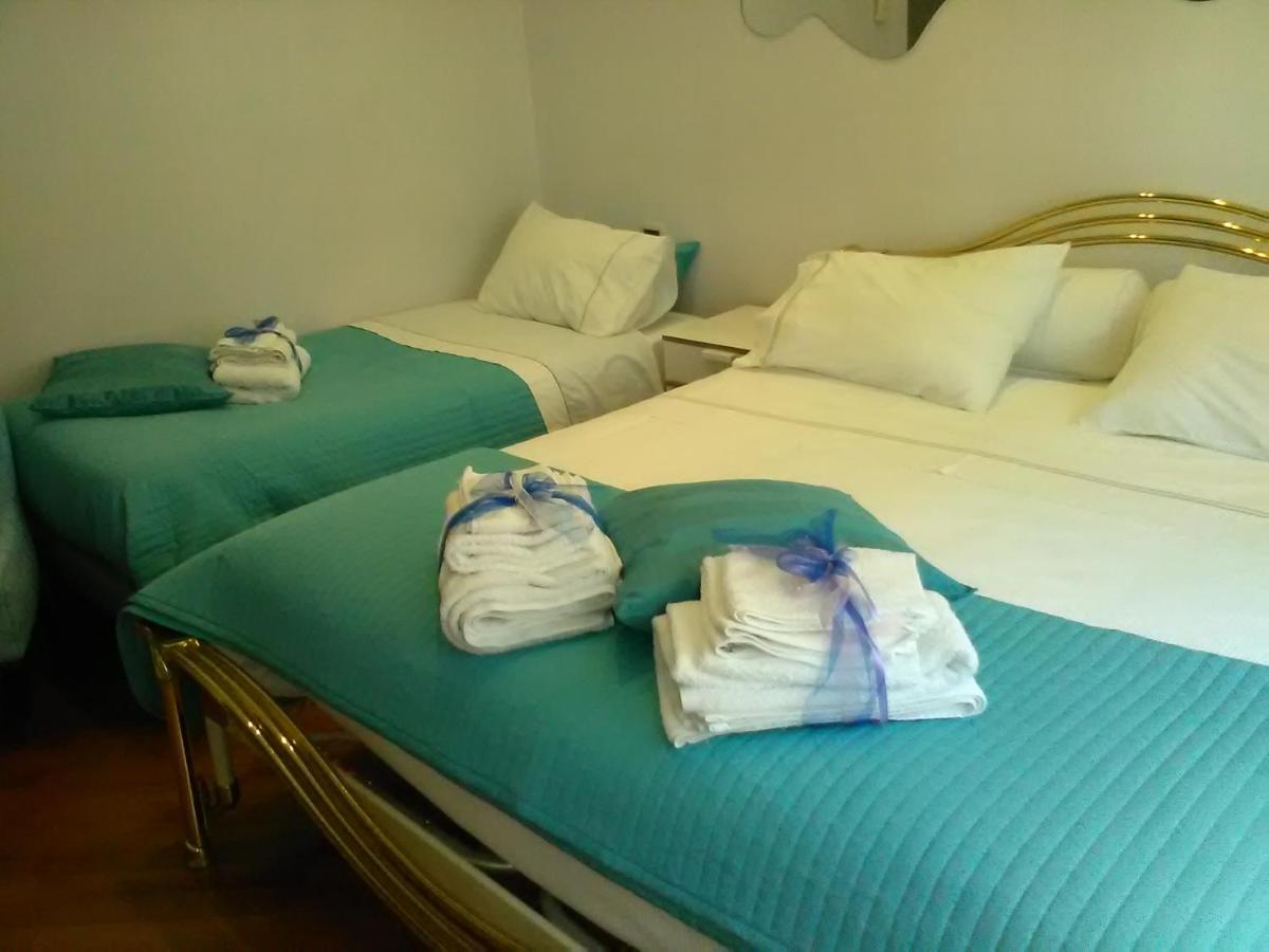 Deluxe Driepersoonskamer met Zijdelings Uitzicht op Zee