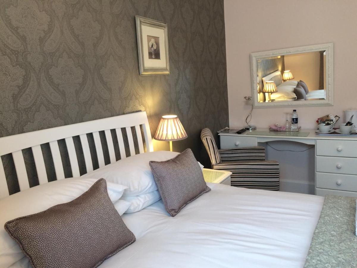 Double Room with Shower- room 3