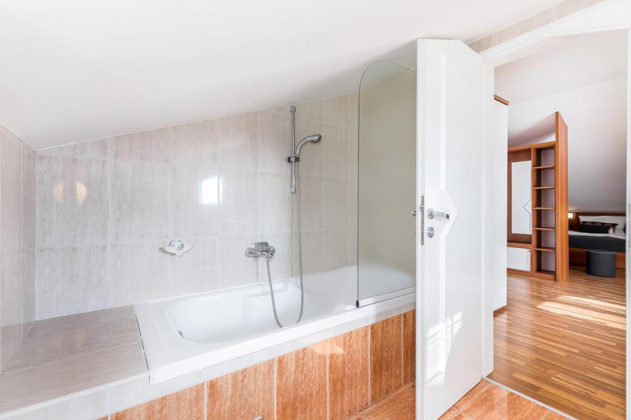 Deluxe Doppelzimmer mit Balkon und Meerblick