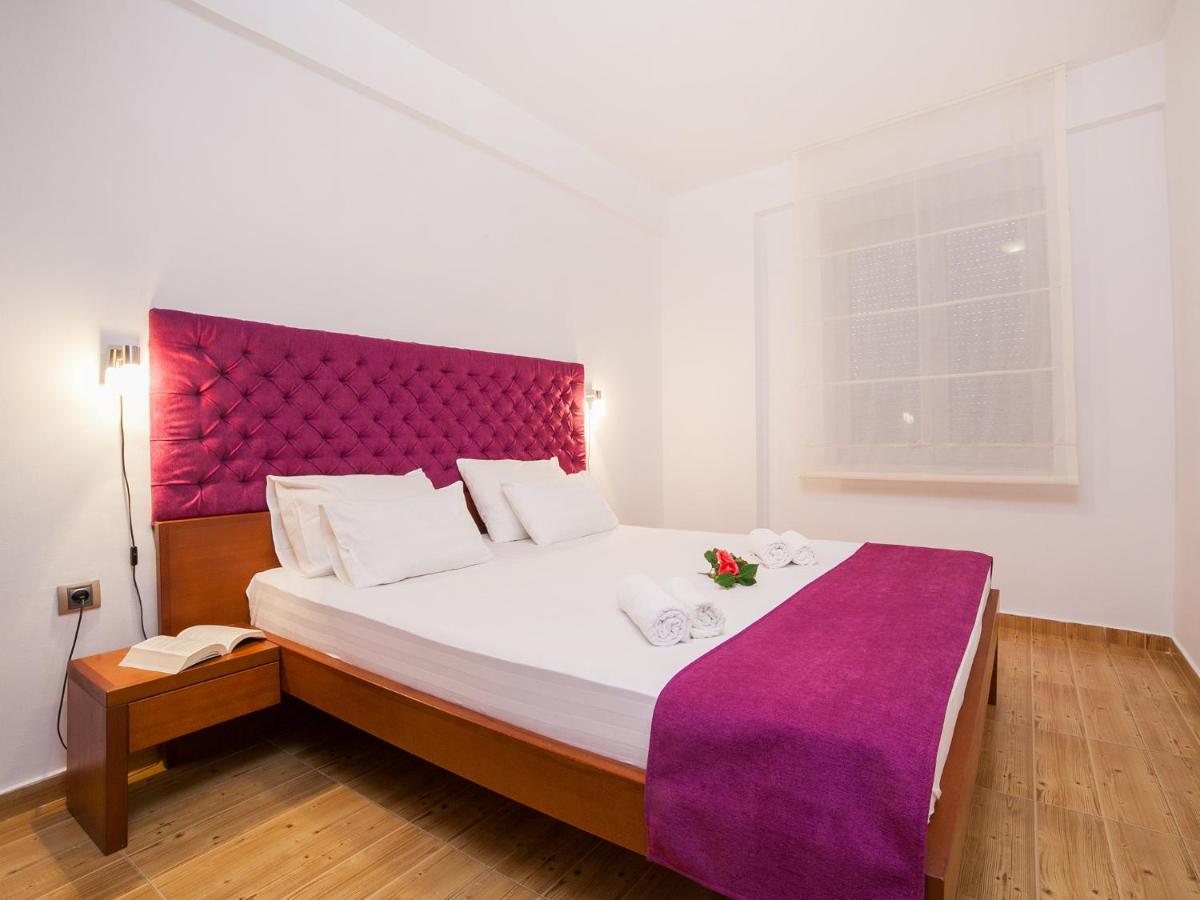 One-Bedroom Apartment with Balcony