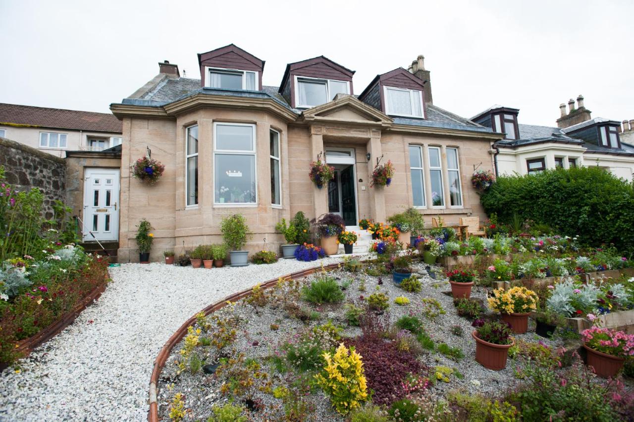 B&B Kilmarnock - Dean Park Guest House - Bed and Breakfast Kilmarnock