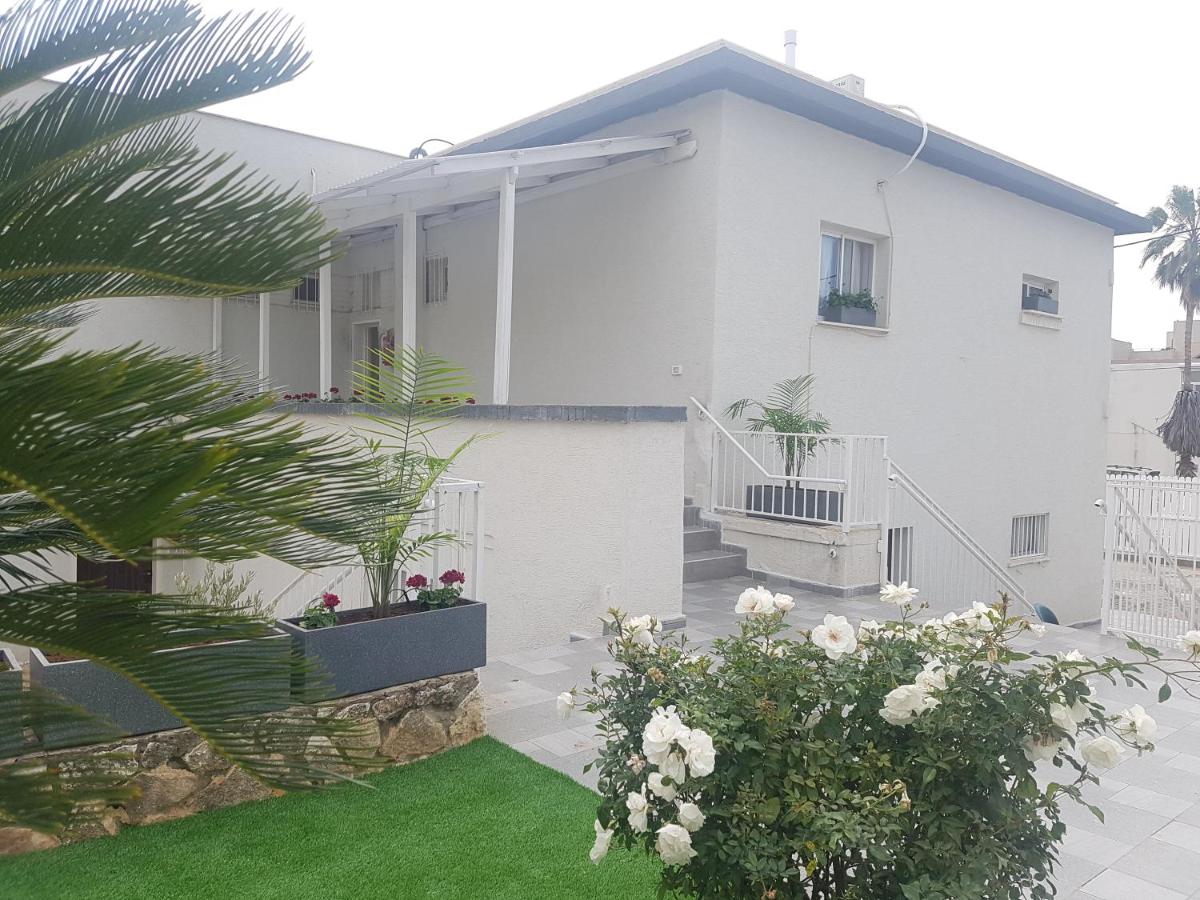 B&B Nahariya - אבני החושן- Avnei Hoshen - Bed and Breakfast Nahariya