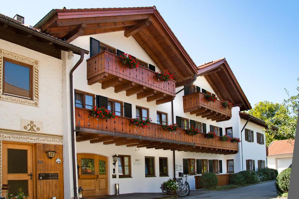 B&B Seeshaupt - Hotel garni Sterff - Bed and Breakfast Seeshaupt