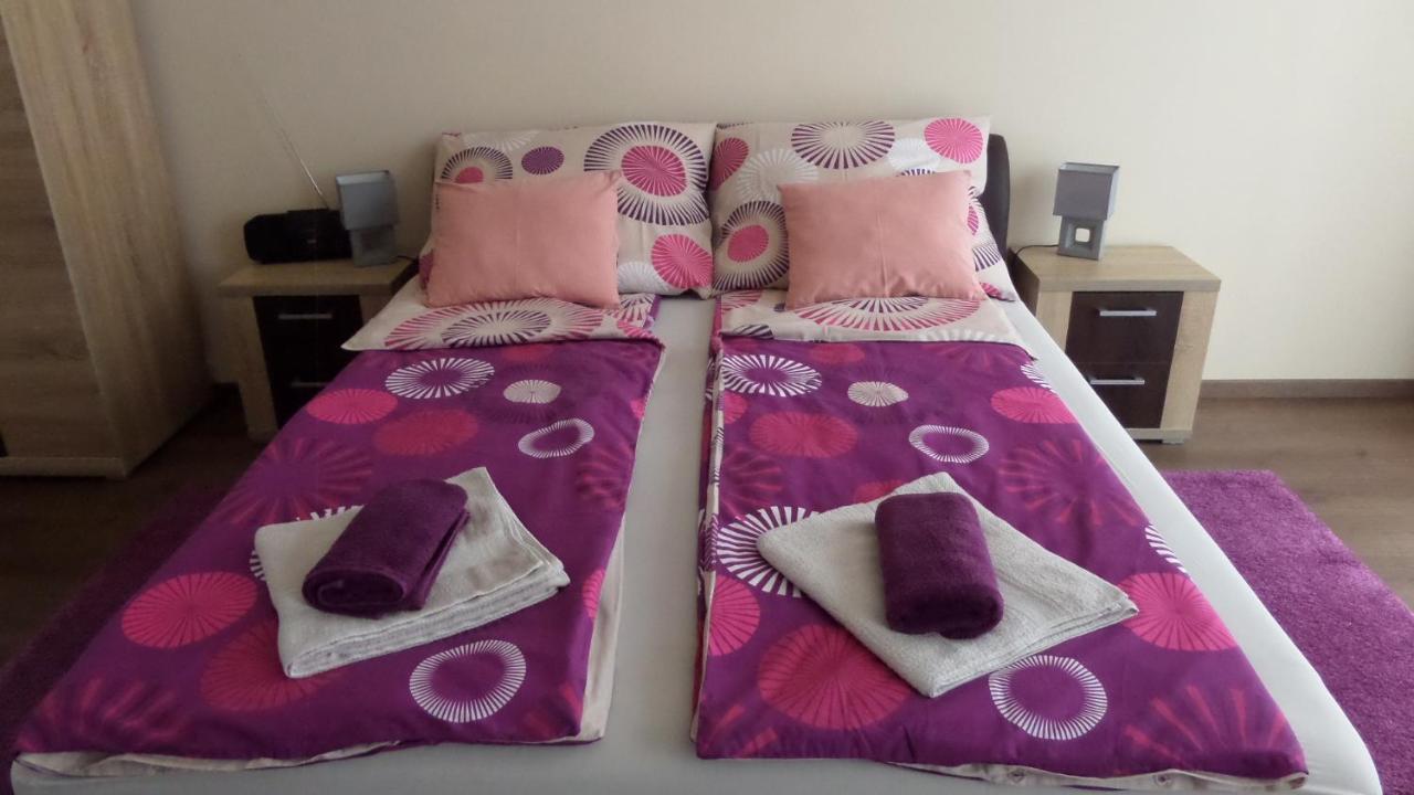 Rex Apartman - Bed and Breakfast