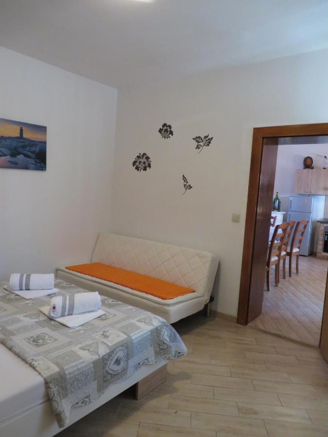 Apartamento con vistas a la piscina - Planta baja