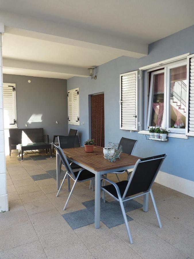 Apartment with Pool View - Ground Floor