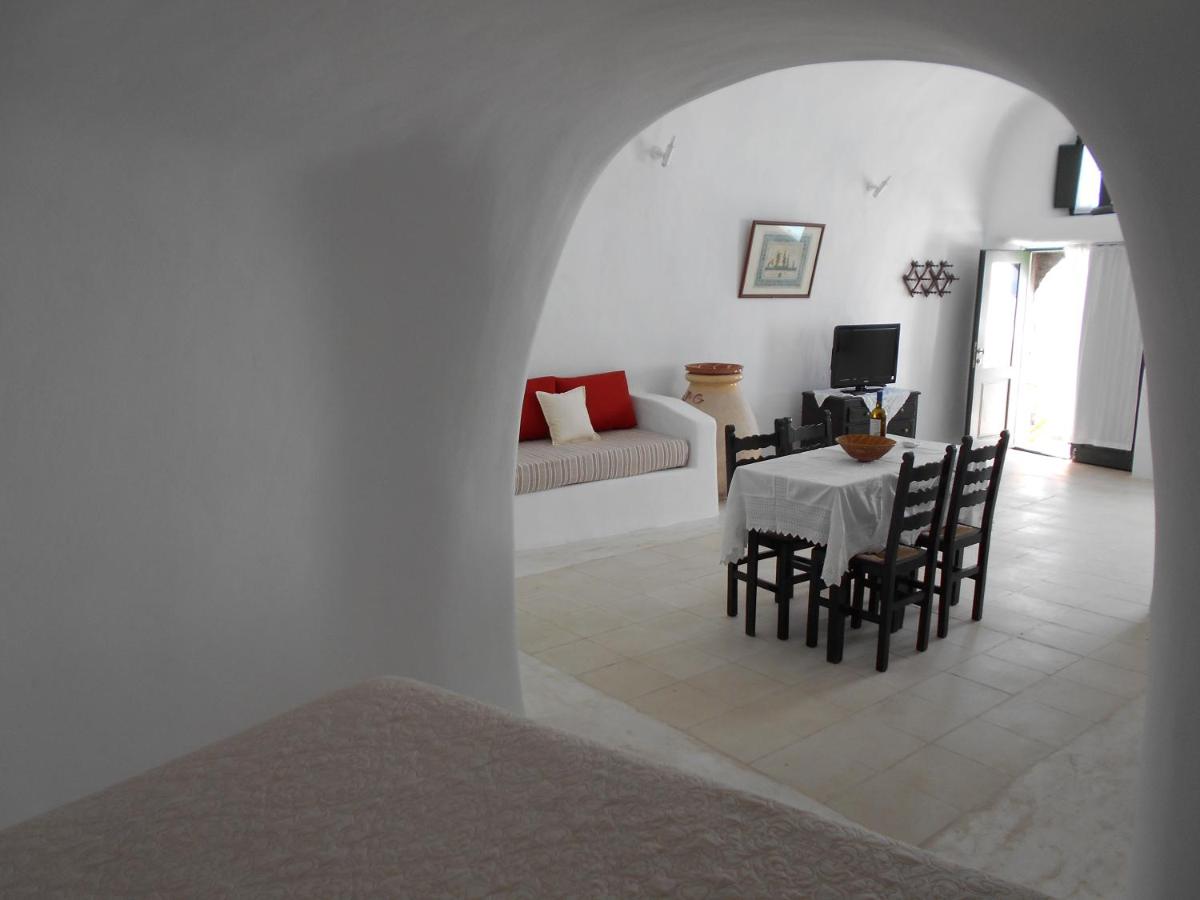 Traditional Cave House with Hot Tub (Canava)