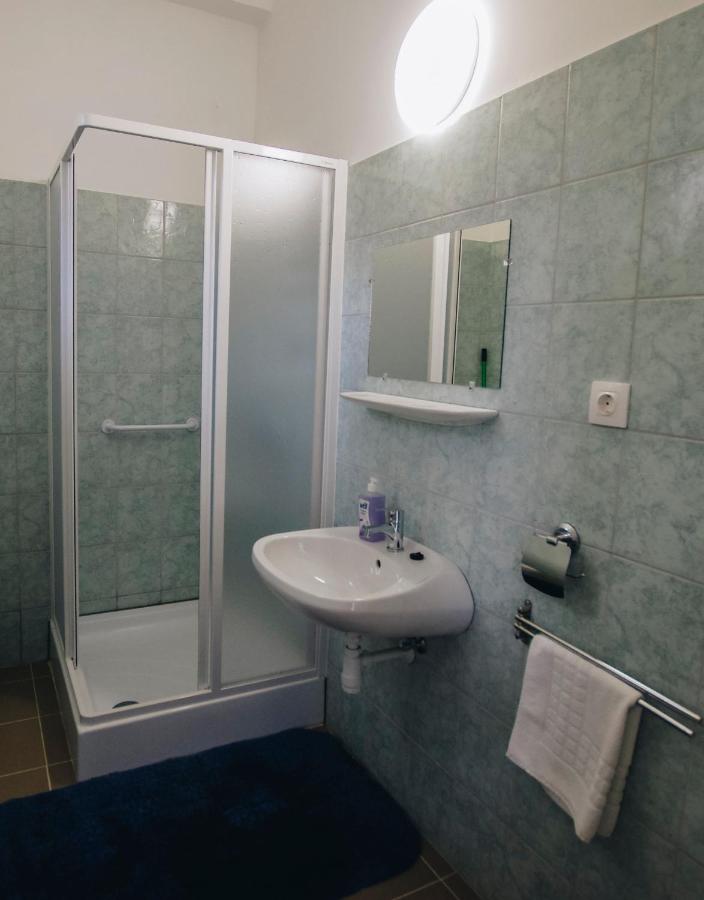 Doppelzimmer mit Gemeinschaftsbad