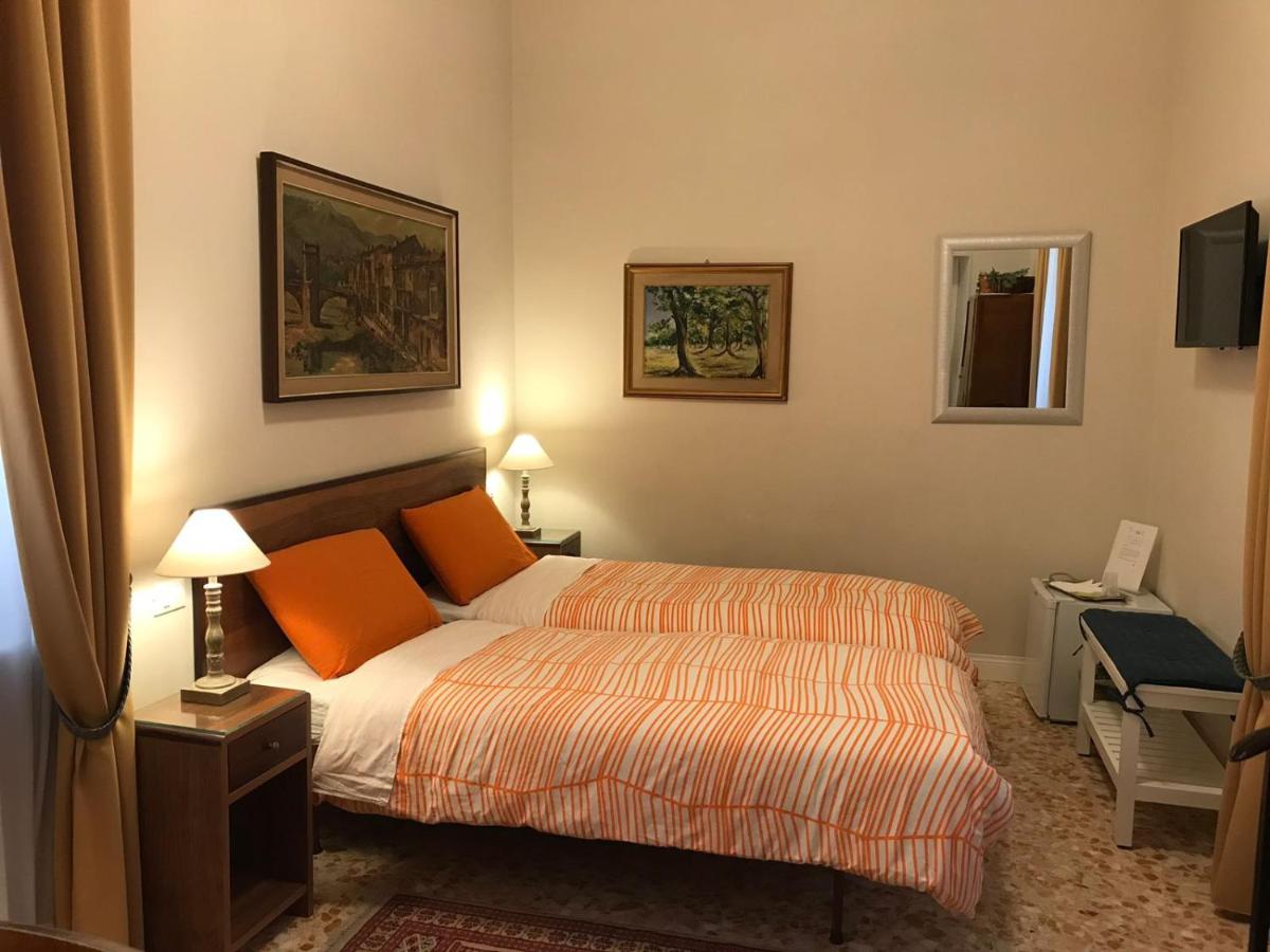 Triple Room with Shared Bathroom