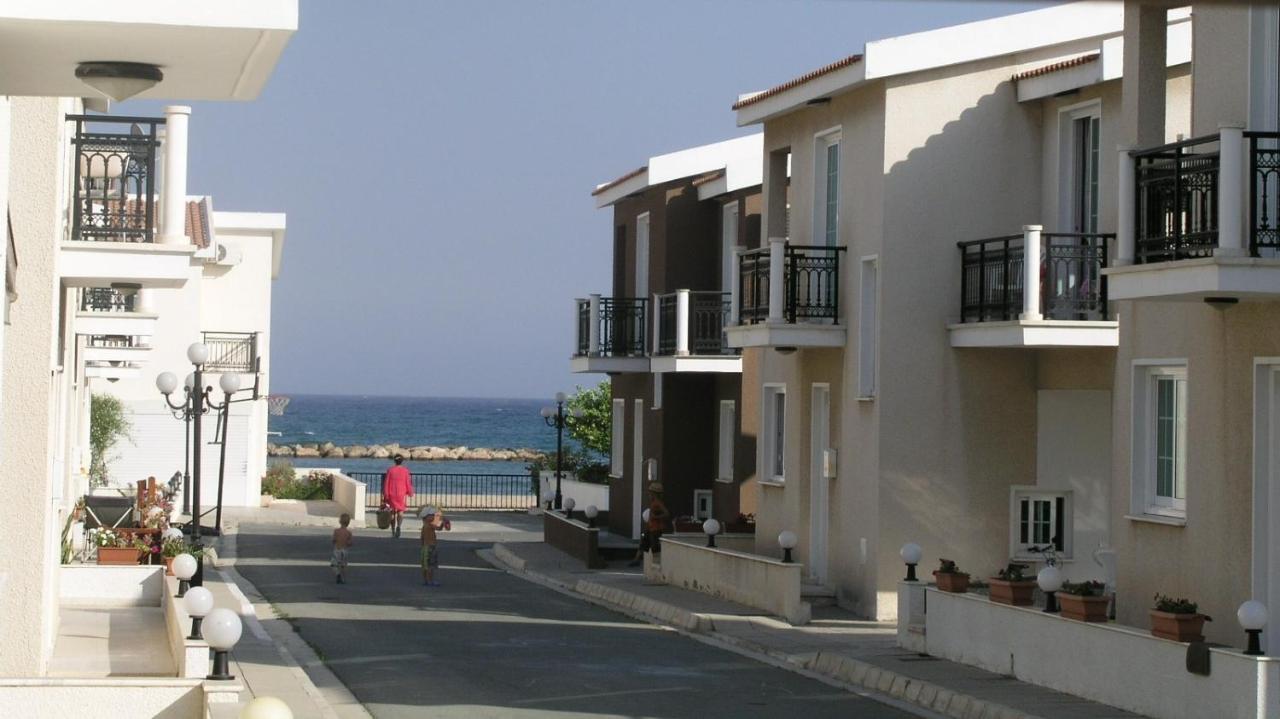 B&B Larnaca - Philippou Beach Villas & Apartments - Bed and Breakfast Larnaca