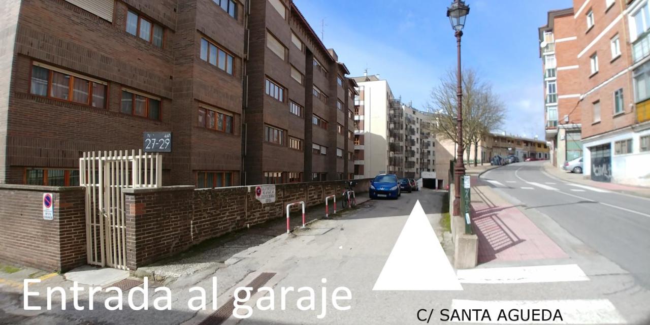 Apartamento La Muralla parking gratis - Chambres d’hôtes