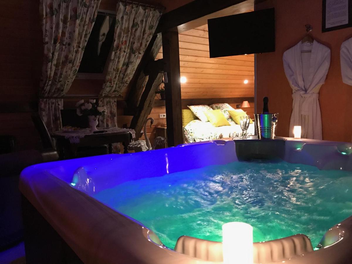 Suite with Hot Tub