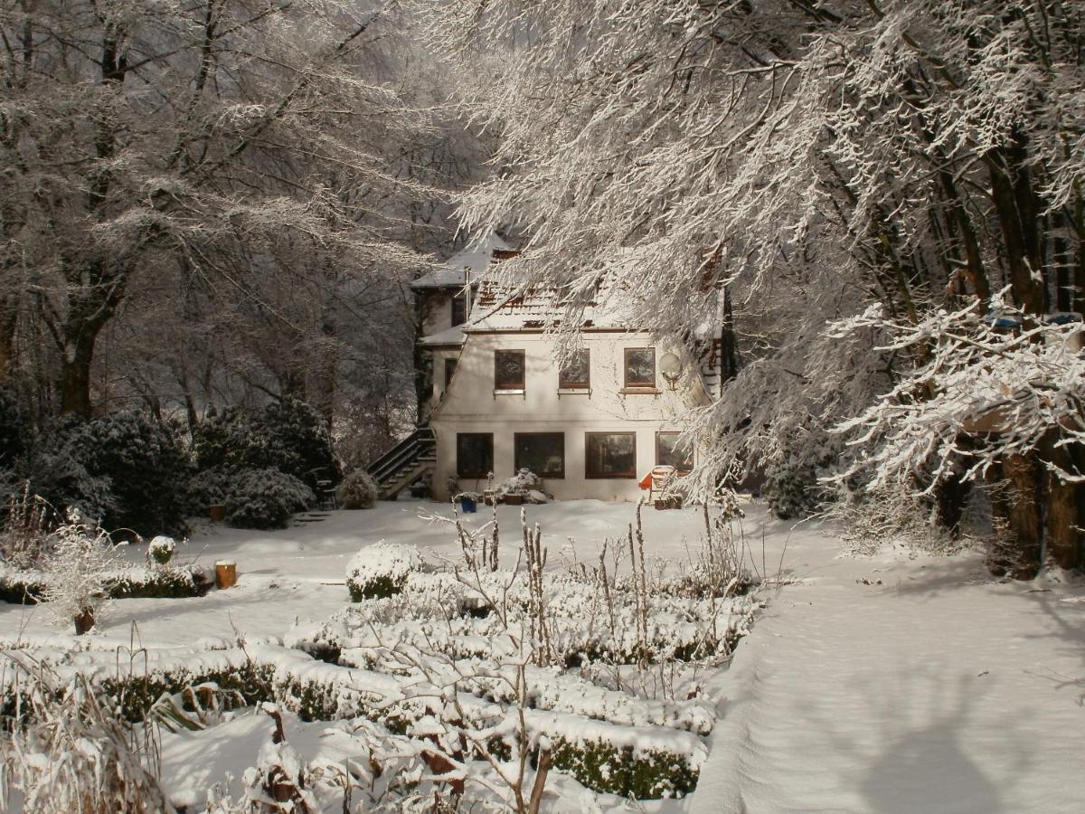 Villa anno 1924 im Dorf - B&B Beverstedt