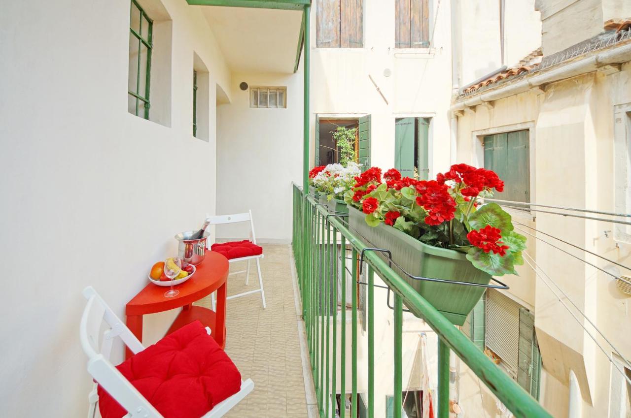 Calle dei Fabbri Apartment - B&B Venecia
