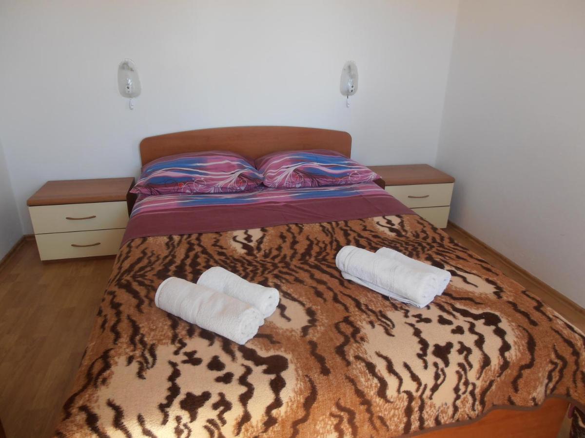 Three-Bedroom Apartment with Balcony
