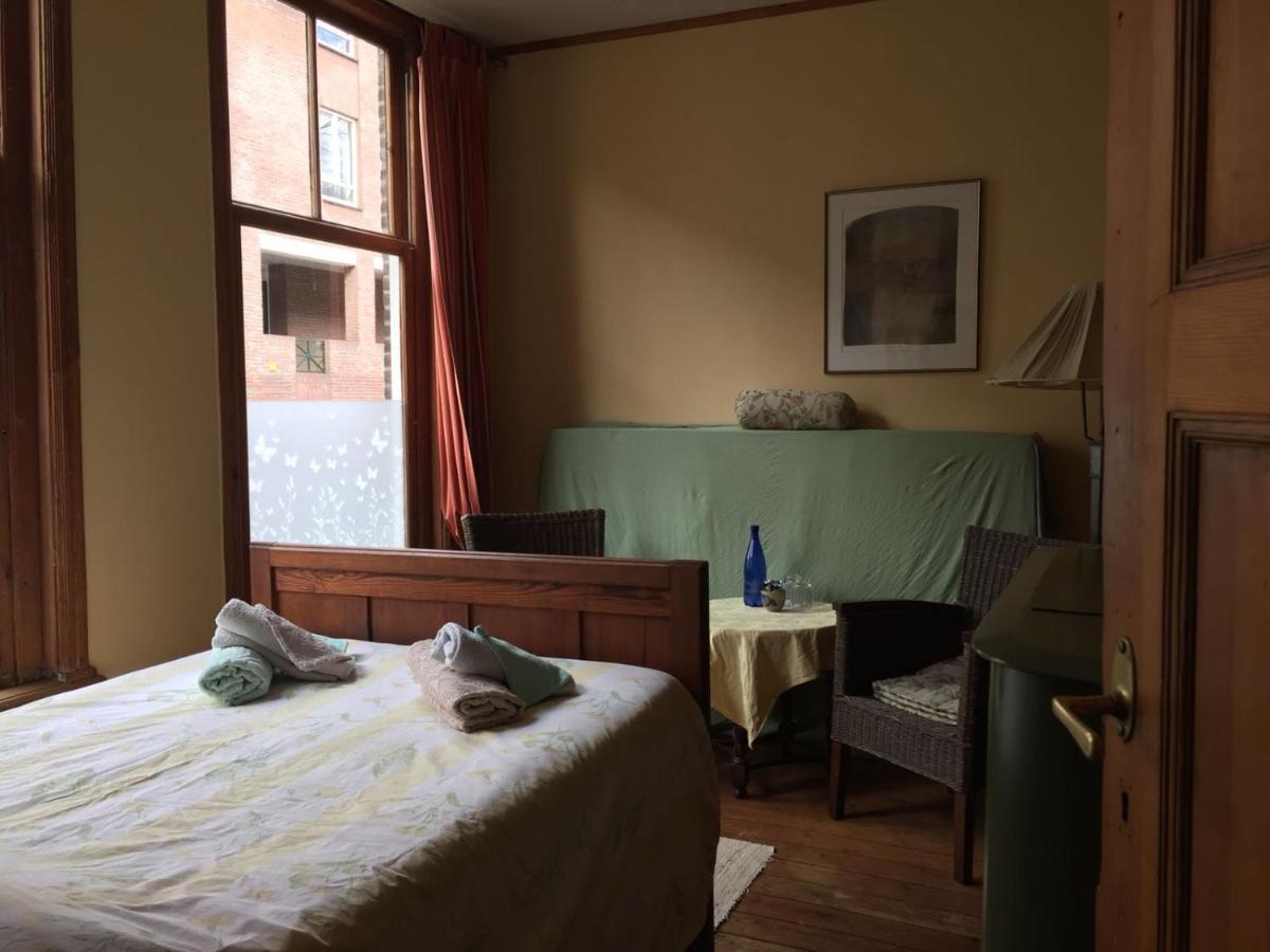 Basic Driepersoonskamer met Gedeelde Badkamer