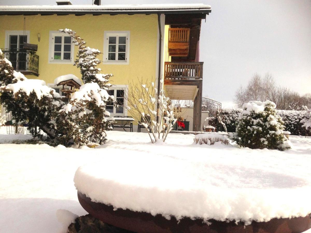 5 Sterne FeWo mit Garten und Bergblick in Chiemsee-Nähe - Ferienwohnung